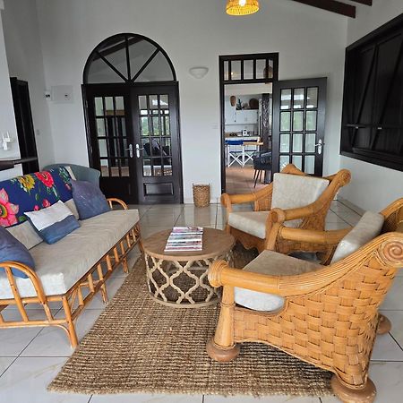 Hodges Bay House Apartment Calibishie Екстериор снимка