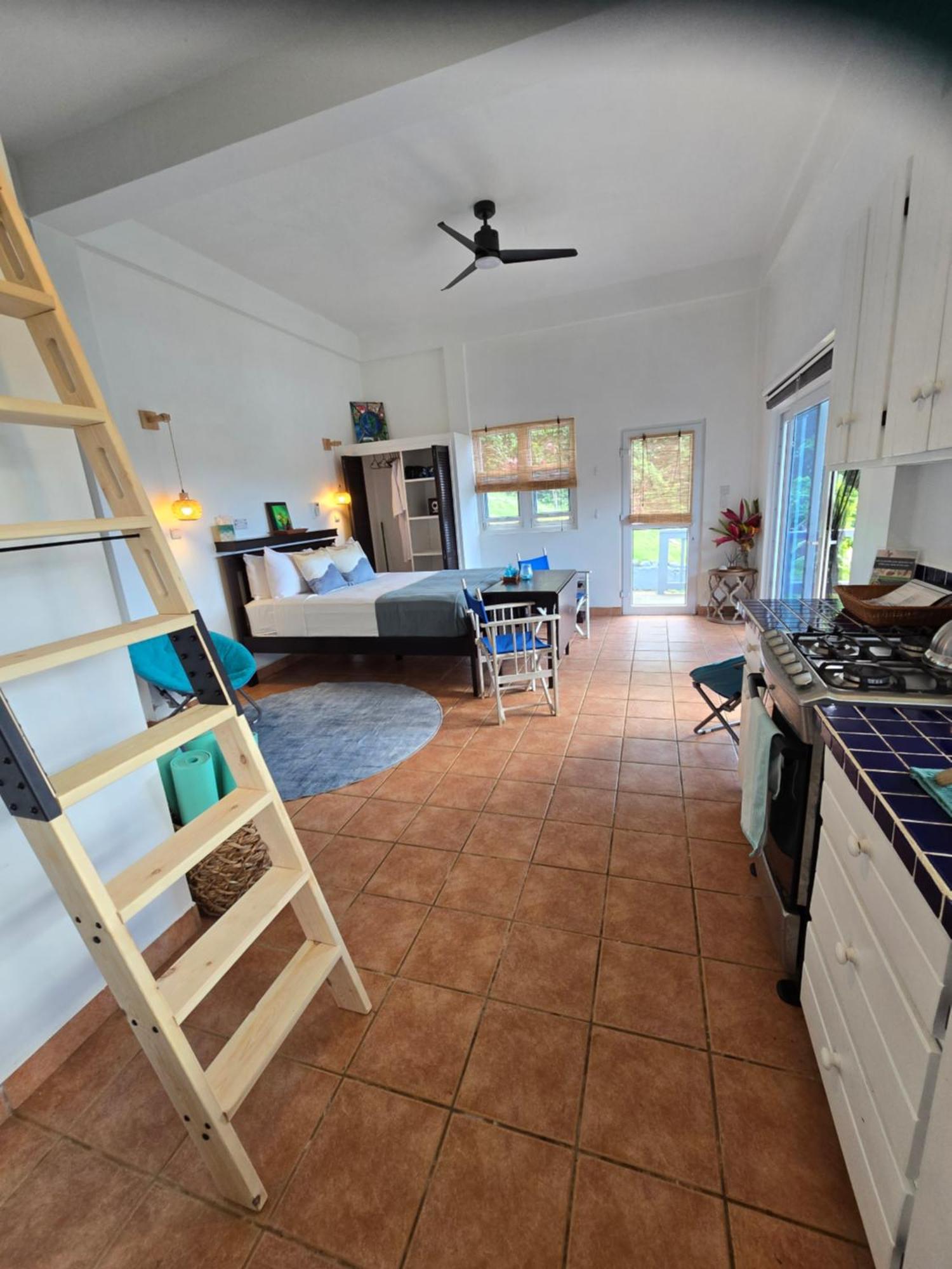 Hodges Bay House Apartment Calibishie Екстериор снимка